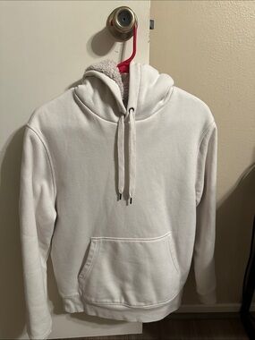 Amazon Essentials Men's Crewneck Sherpa-Lined Hoodie in White